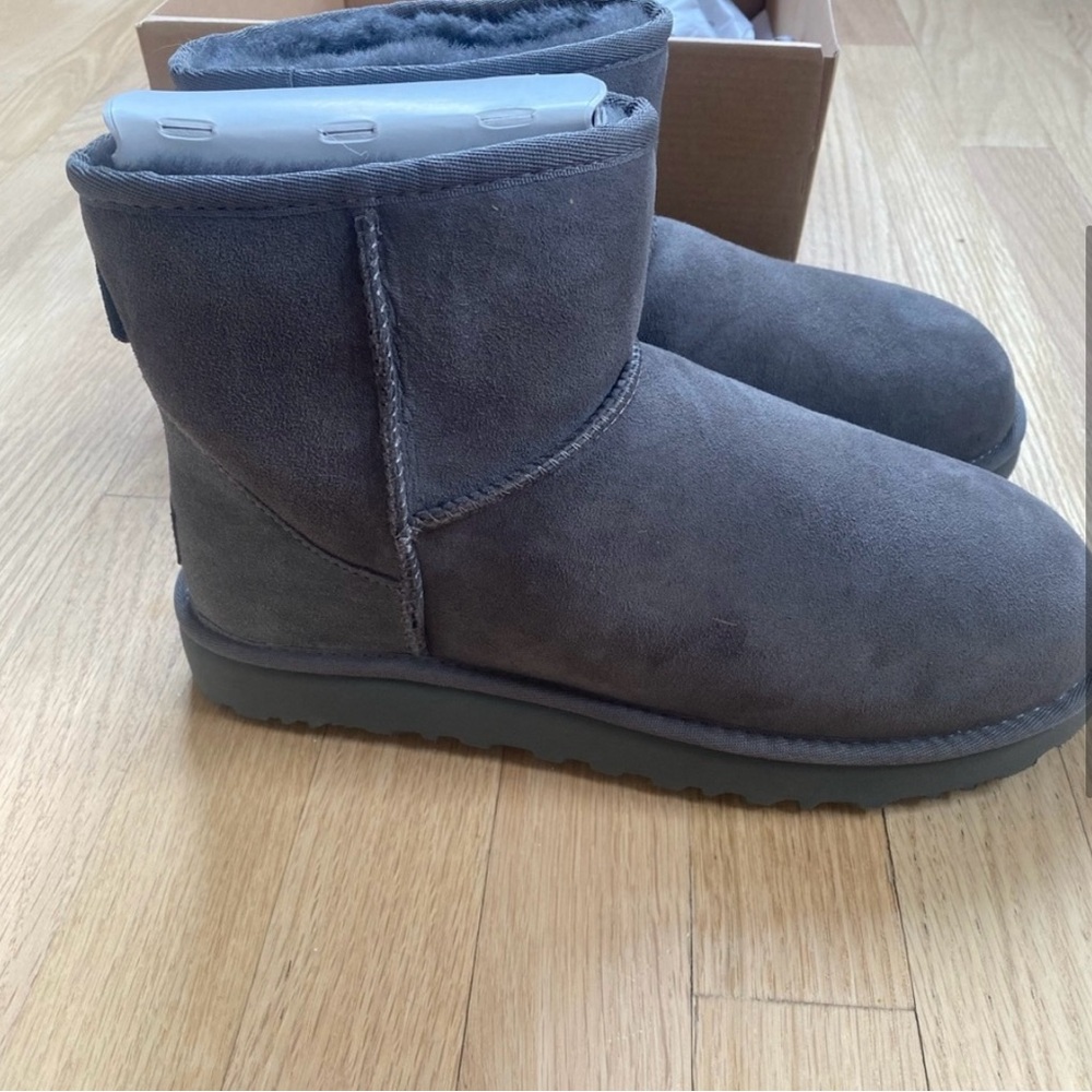 UGG mini